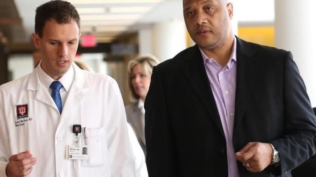 Rep. Carson with doctors