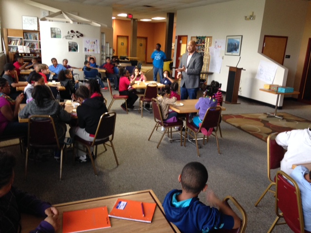 050214_AC_donating_computers 