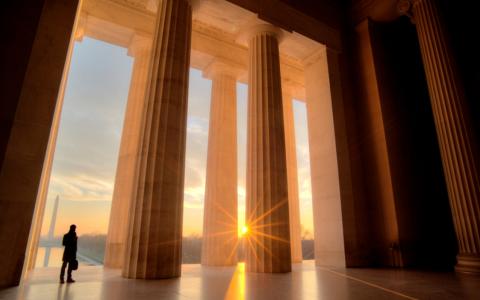 Lincoln Memorial sunrise view